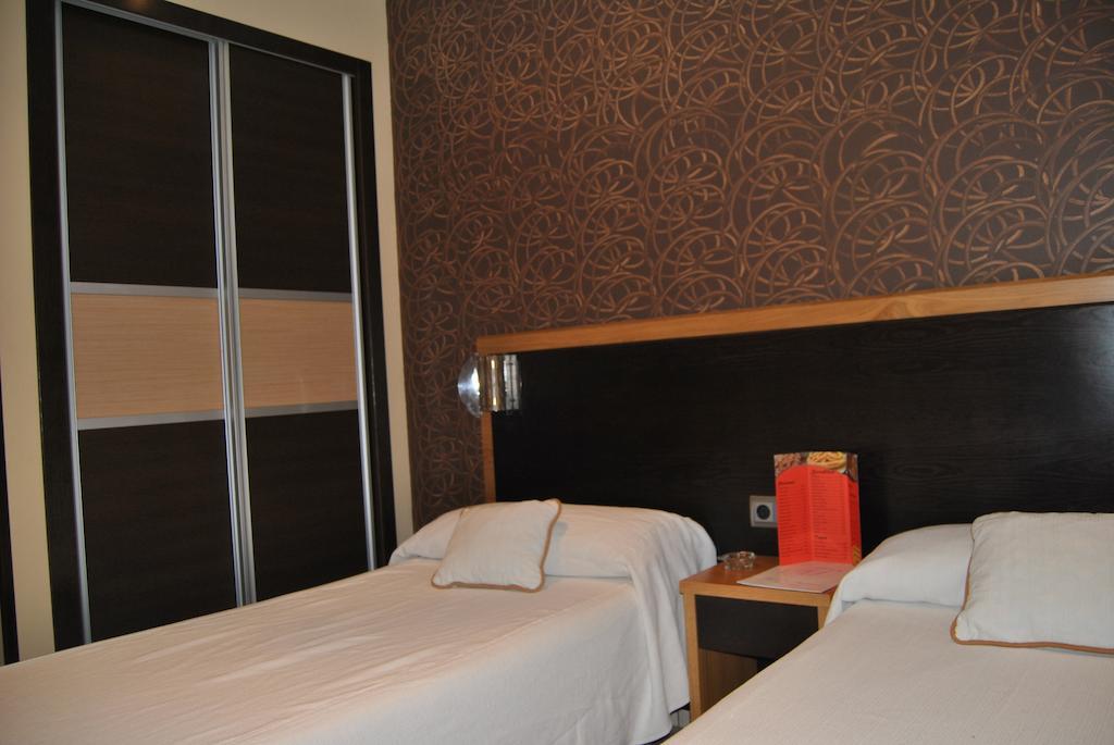 Fuente De La Magdalena Hotel Santa Amalia Phòng bức ảnh